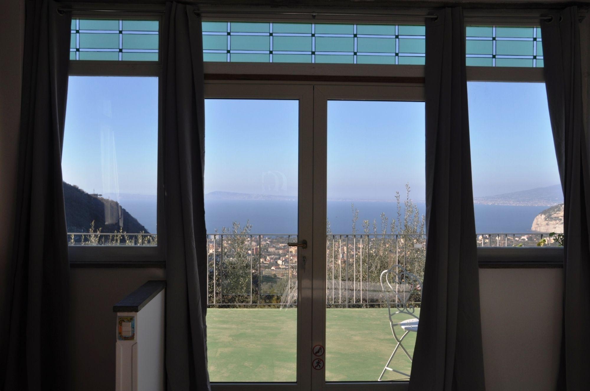 Casa Mazzola Bed & Breakfast Sant'Agnello Exterior photo
